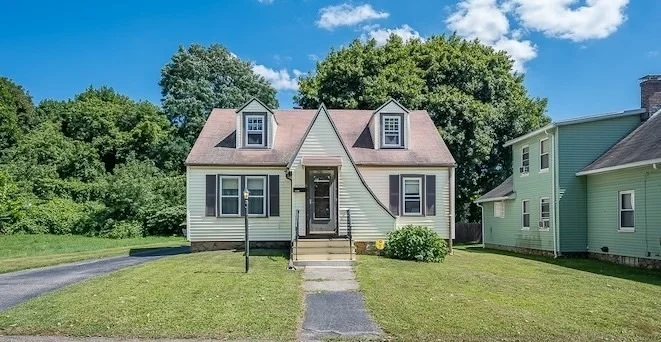 Unit for sale at 4 Grammont Rd, Worcester, MA 01607