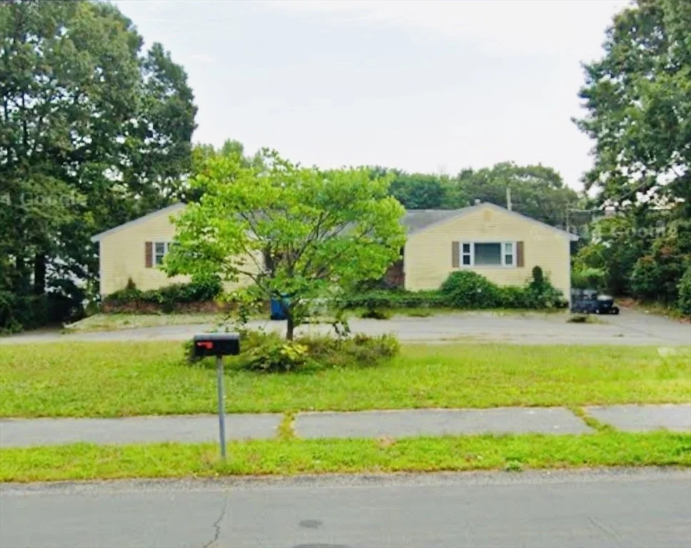 Unit for sale at 217 Oak St, Randolph, MA 02368