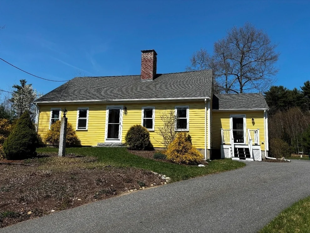 Unit for sale at 10 Plain St, Pembroke, MA 02359