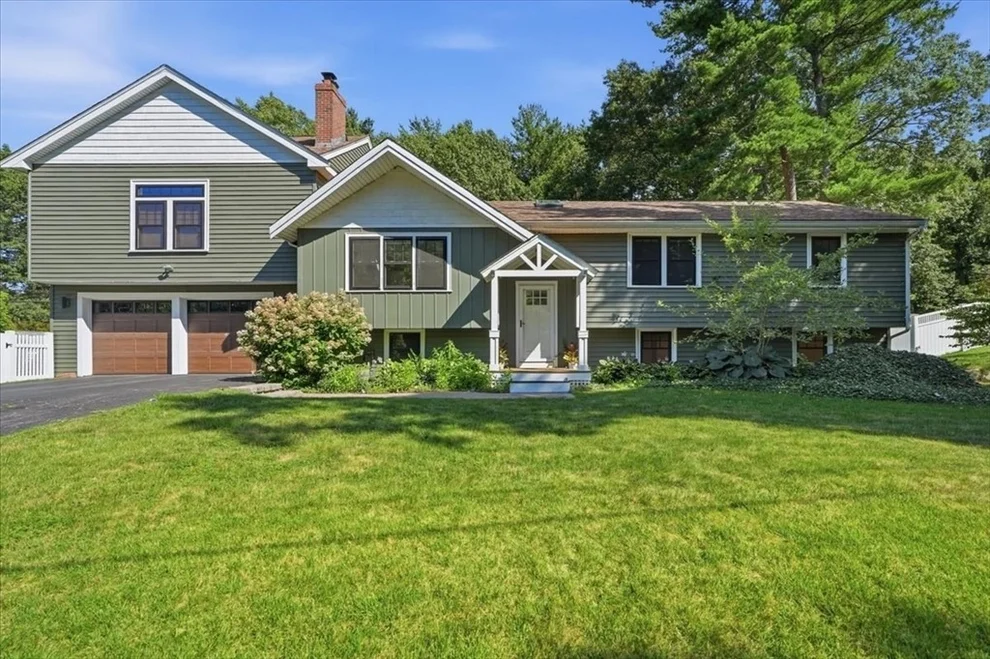 Unit for sale at 2 Hazelwood Dr, Hingham, MA 02043