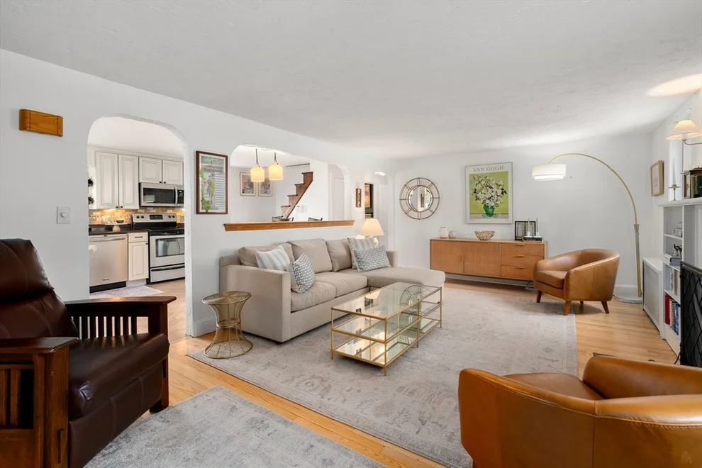 Unit for sale at 27 Warwick St, Quincy, MA 02171