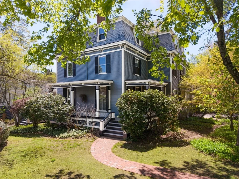 Unit for sale at 135 Langley Rd, Newton, MA 02459