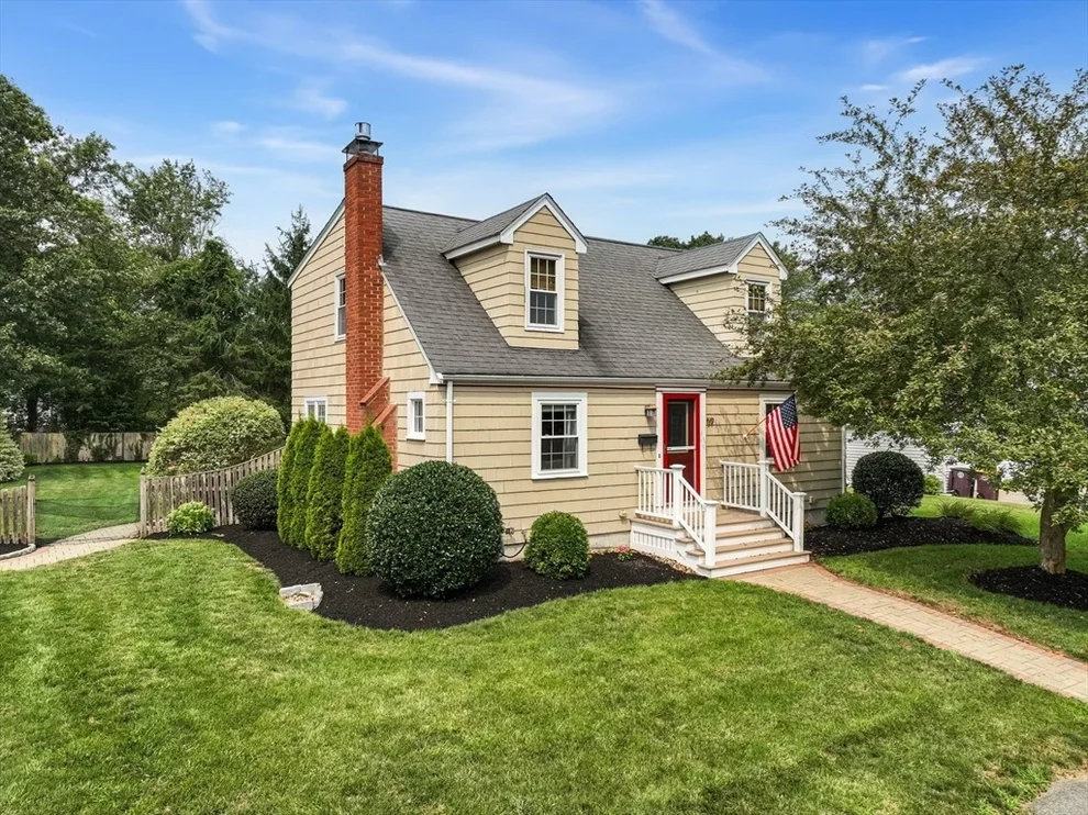 Unit for sale at 59 Elmer Rd, Weymouth, MA 02190