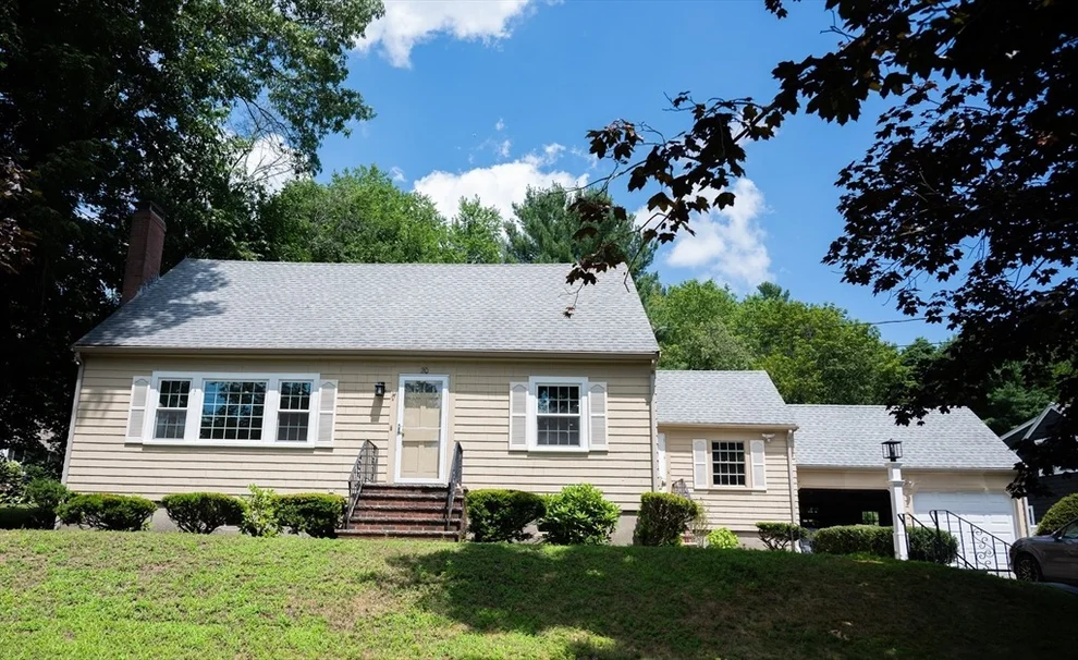 Unit for sale at 20 Hemlock Dr, Canton, MA 02021