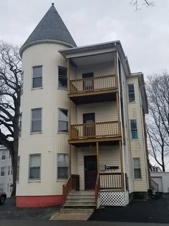 Unit for sale at 4 Oliver St, Worcester, MA 01603