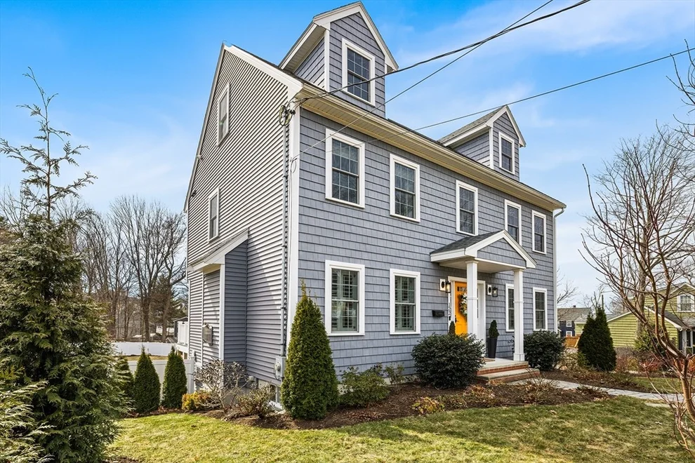 Unit for sale at 122 Lowell St, Reading, MA 01867