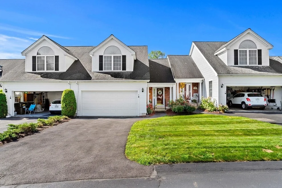 Unit for sale at 7 Nature View Dr, Uxbridge, MA 01569