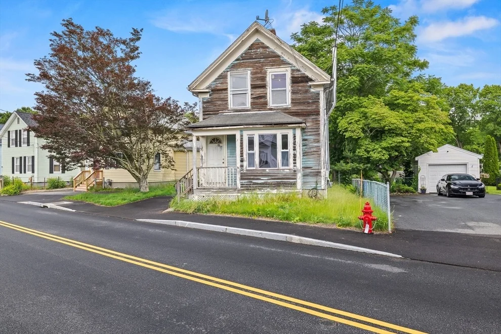 Unit for sale at 39 Shores St, Taunton, MA 02780