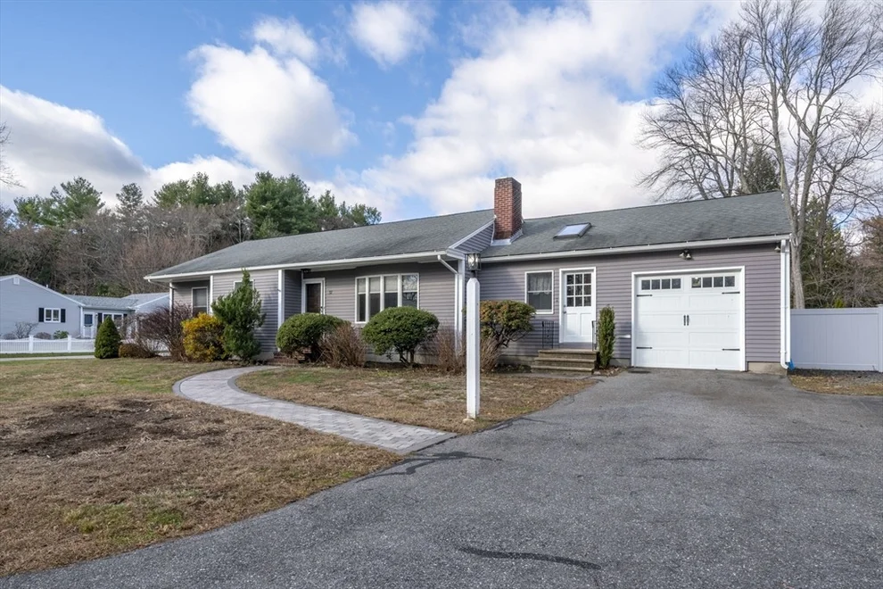 Unit for sale at 32 Lucerne Dr, Andover, MA 01810