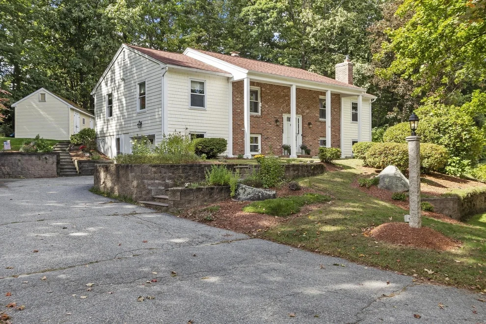 Unit for sale at 43 Windy Ridge Rd, Holden, MA 01522