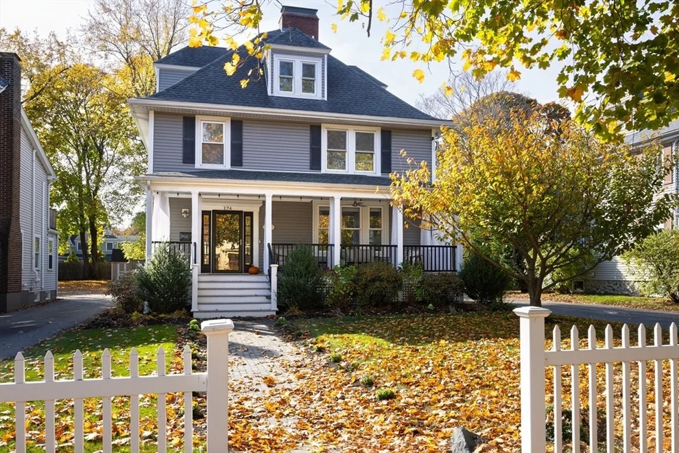 Unit for sale at 174 Auburn St, Newton, MA 02466