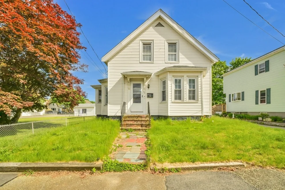 Unit for sale at 29 Waverly St, Taunton, MA 02780