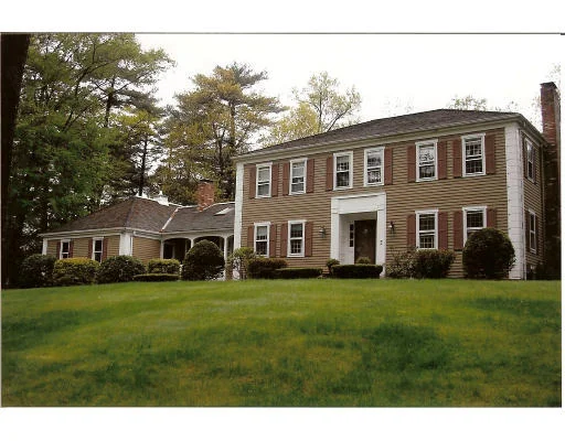 Unit for sale at 5 Fulling Mill Lane, Hingham, MA 02043