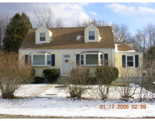 Unit for sale at 20 Juniper Ave, Attleboro, MA 02703