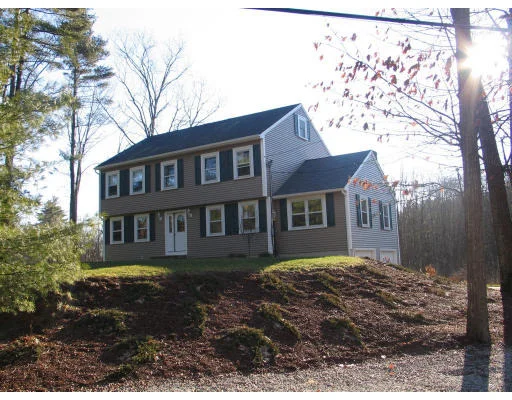 Unit for sale at 46 Hooker Farm Rd, Salem, NH 03079