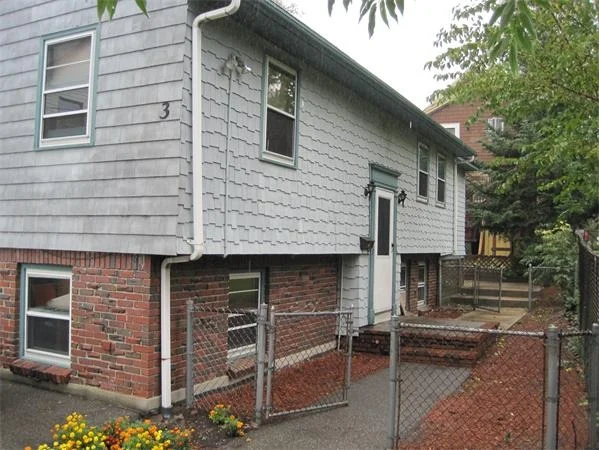 Unit for sale at 3 Linden Pl, Everett, MA 02149