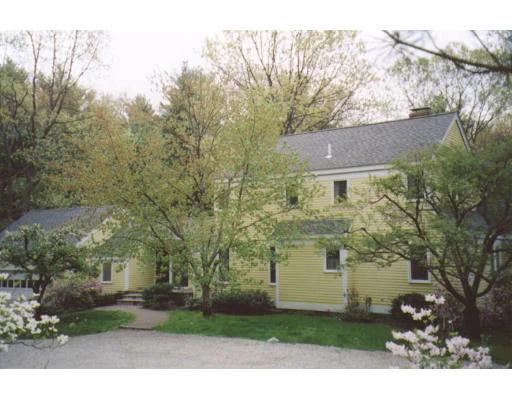 Unit for sale at 395 School Street, Carlisle, MA 01741