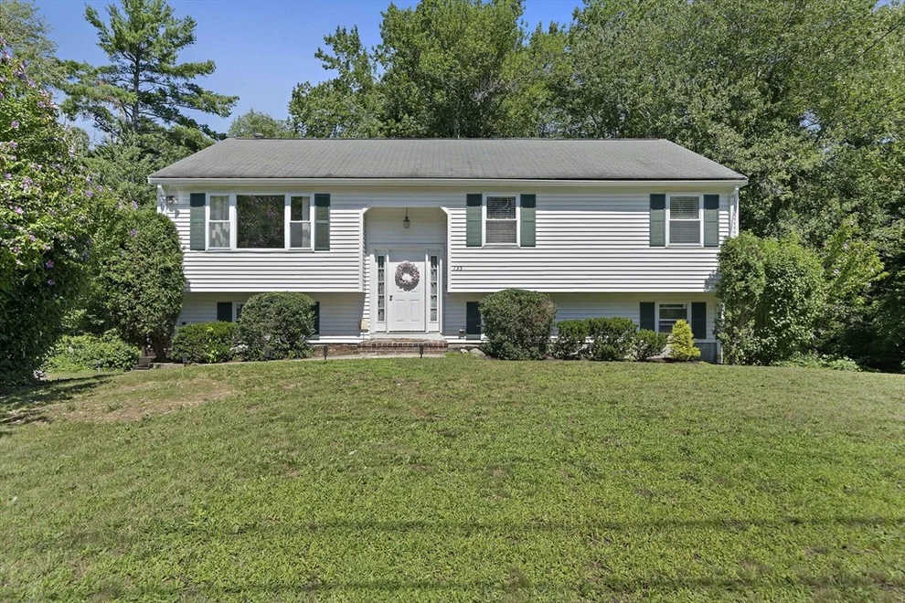 Unit for sale at 735 Pleasant St, Bridgewater, MA 02324