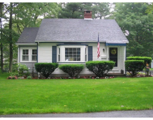 Unit for sale at 123 Davenport St, Taunton, MA 02780