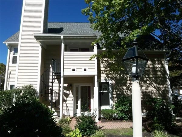Unit for sale at 32 Hammond Pl, Woburn, MA 01801