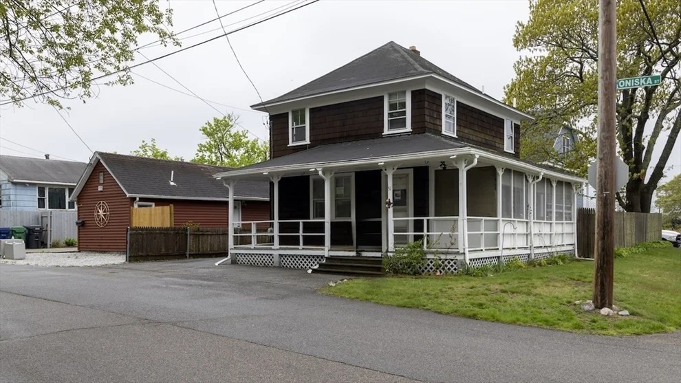 Unit for sale at 51 Oniska St, Warwick, RI 02889