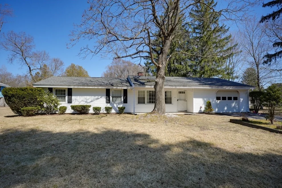 Unit for sale at 4 Merrill Dr, Framingham, MA 01701