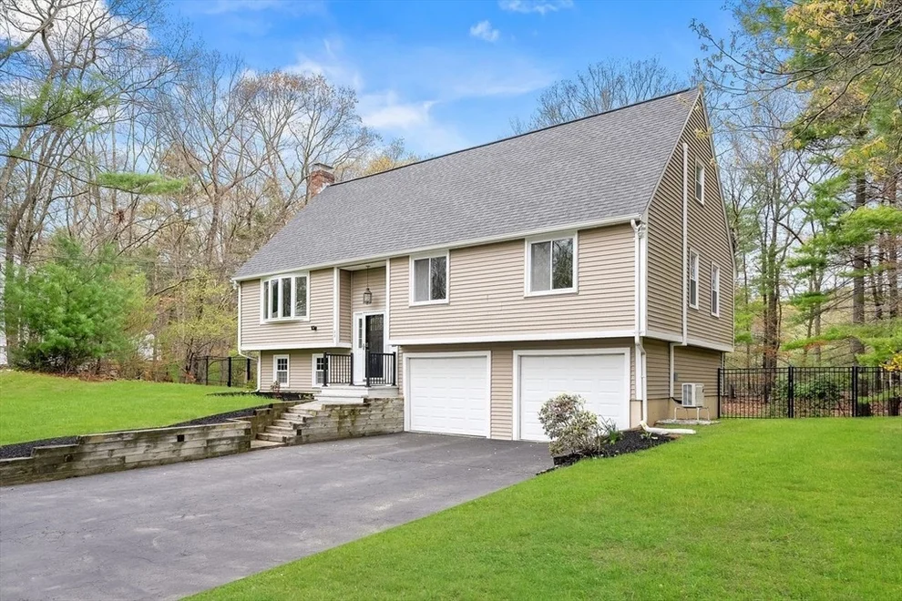 Unit for sale at 22 Longmeadow Rd, Norfolk, MA 02056