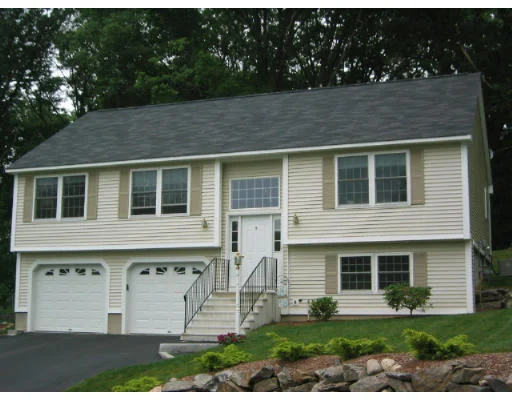 Unit for sale at 9 Roseville Lane, Worcester, MA 01603