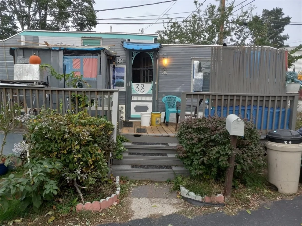 Unit for sale at 154 Newbury, Peabody, MA 01960