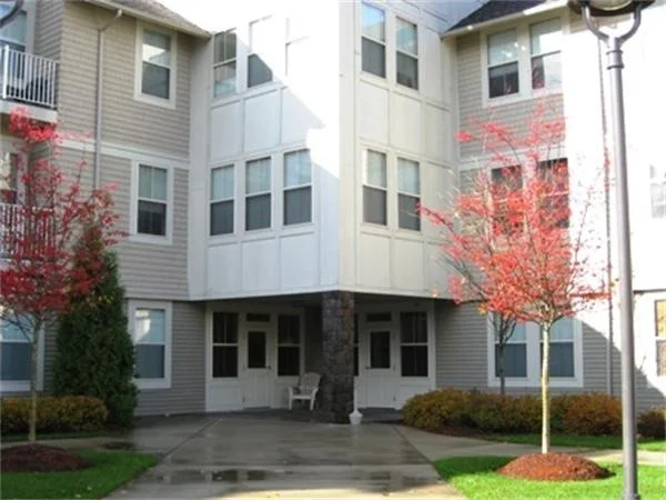 Unit for sale at 4 Harvest Dr, North Andover, MA 01845