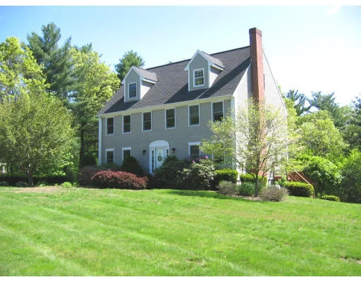 Unit for sale at 11 Forest Park Dr, Mendon, MA 01756