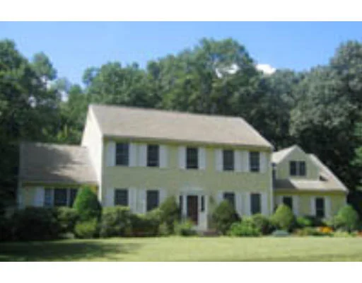 Unit for sale at 8 Ledgstone Drive, Hopkinton, MA 01748