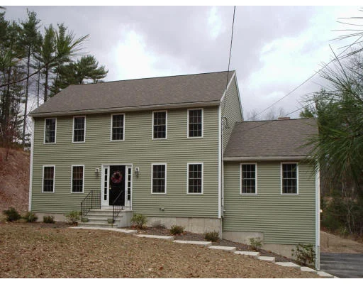 Unit for sale at 5 Mumford St, Douglas, MA 01516