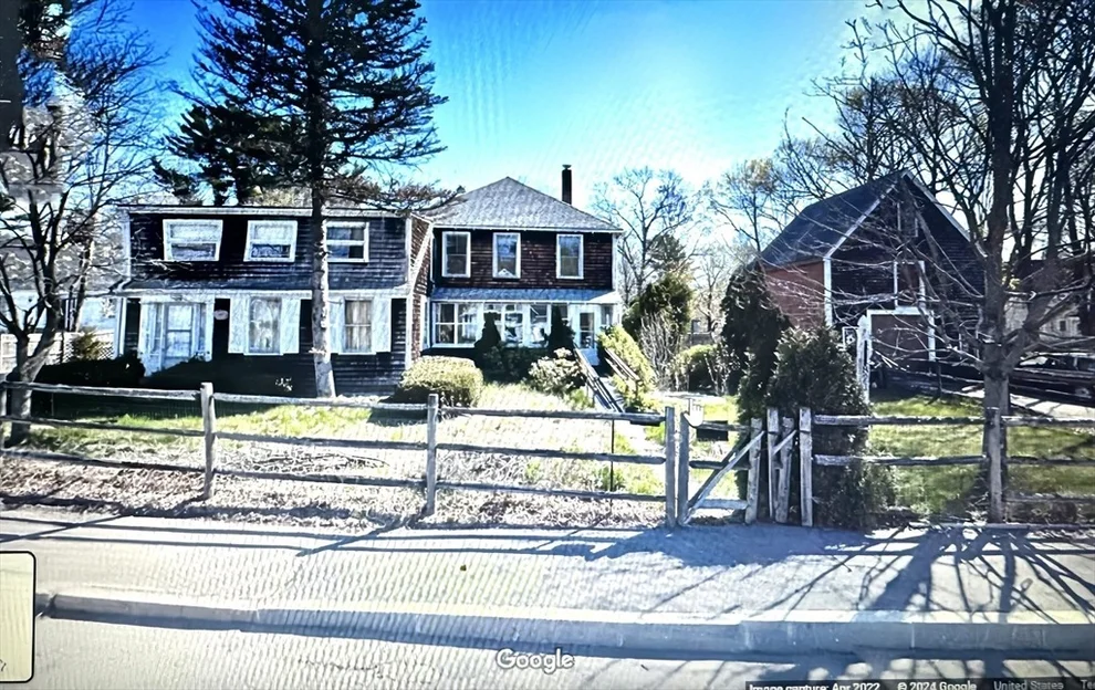 Unit for sale at 821 Union St, Rockland, MA 02370