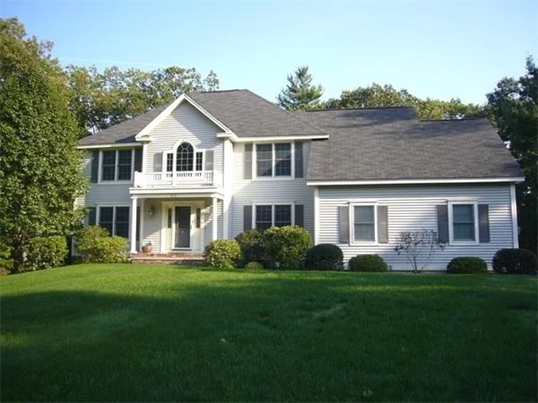 Unit for sale at 100 Hooker Farm Rd, Salem, NH 03079