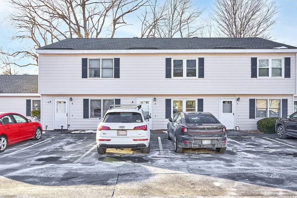 Unit for sale at 103 Main Street, Pepperell, MA 01463