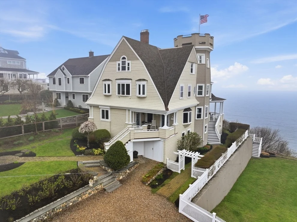 Unit for sale at 2 Bluff Rd, Hull, MA 02045