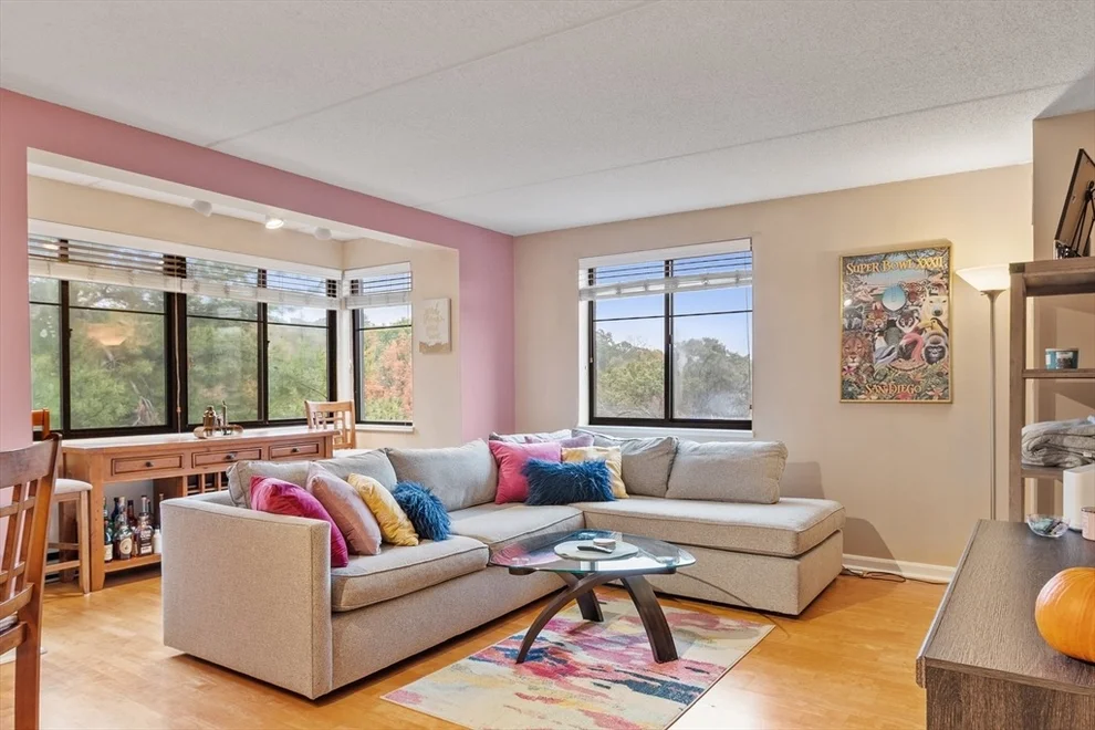 Unit for sale at 100 Ledgewood Dr, Stoneham, MA 02180