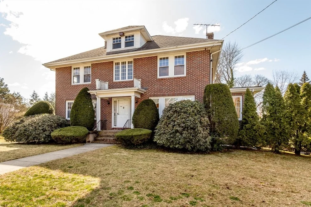 Unit for sale at 19 Stoneleigh Road, Watertown, MA 02472