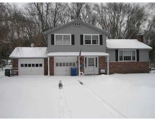 Unit for sale at 4 Meetinghouse Lane, Easton, MA 02375