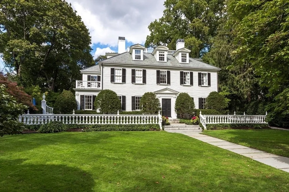 Unit for sale at 153 Brattle St, Cambridge, MA 02138