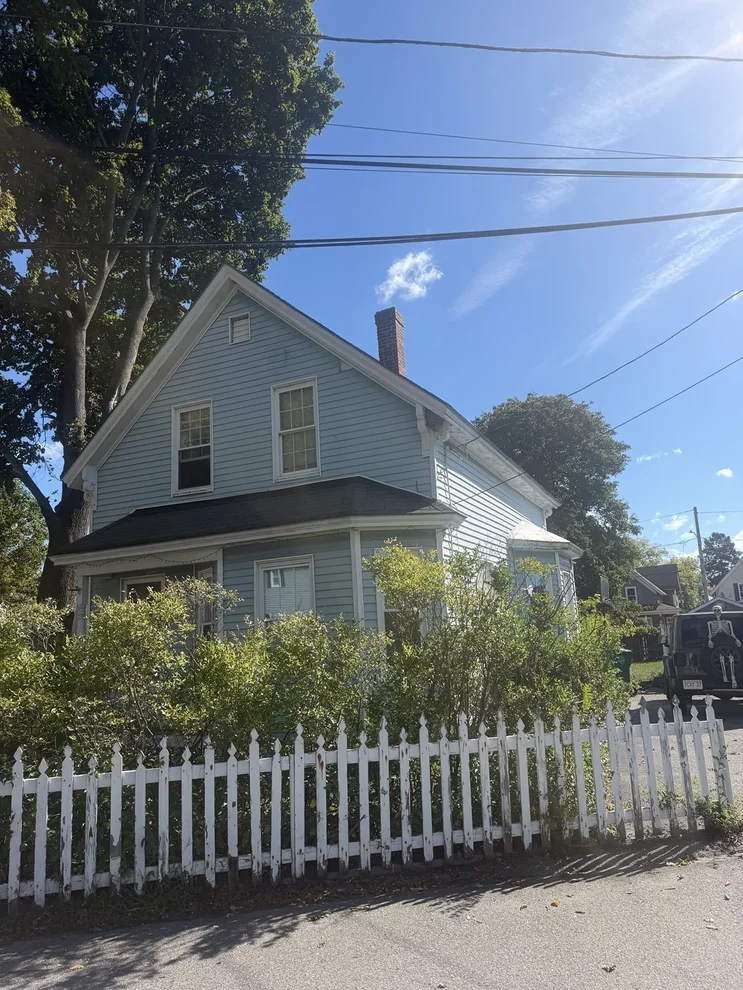 Unit for sale at 59 Crescent St, Lowell, MA 01851