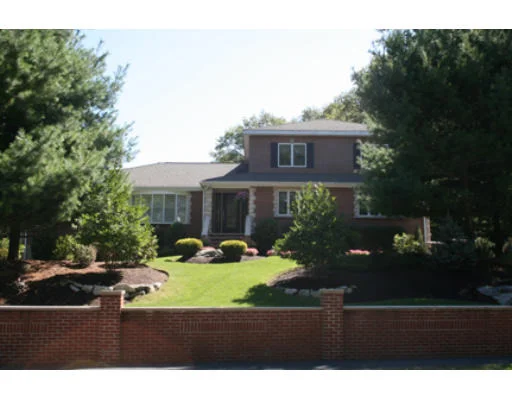 Unit for sale at 5 Tedford Lane, Lynnfield, MA 01940