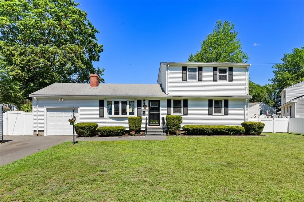 Unit for sale at 38 Gleason St, Framingham, MA 01702
