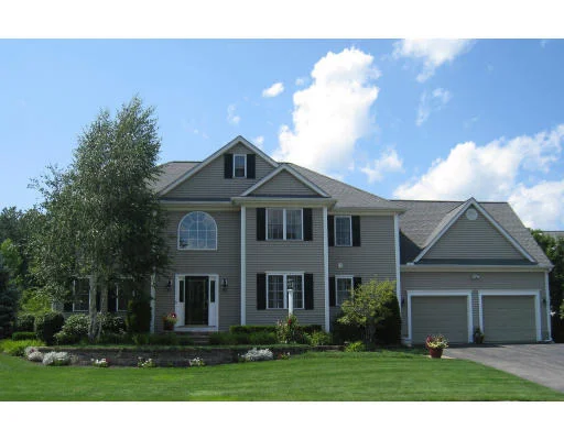 Unit for sale at 6 Lakeside Terrace, Westford, MA 01886