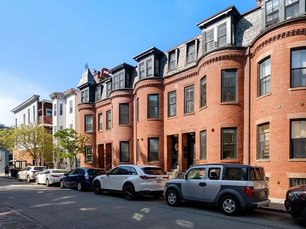 Unit for sale at 209 Green, Cambridge, MA 02139
