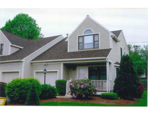 Unit for sale at 8 Evergreen Circle, Norwood, MA 02062