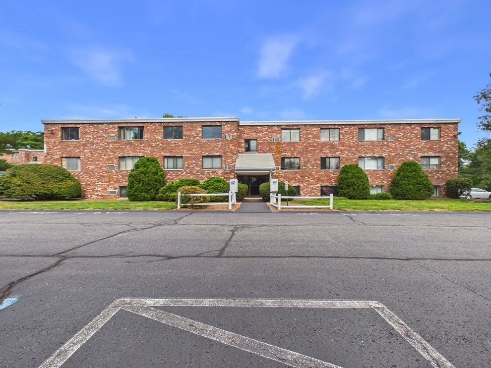 Unit for sale at 67 Milliken, Franklin, MA 02038