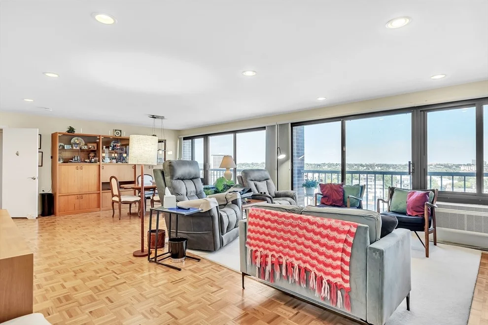 Unit for sale at 1105 Massachusetts Ave, Cambridge, MA 02138