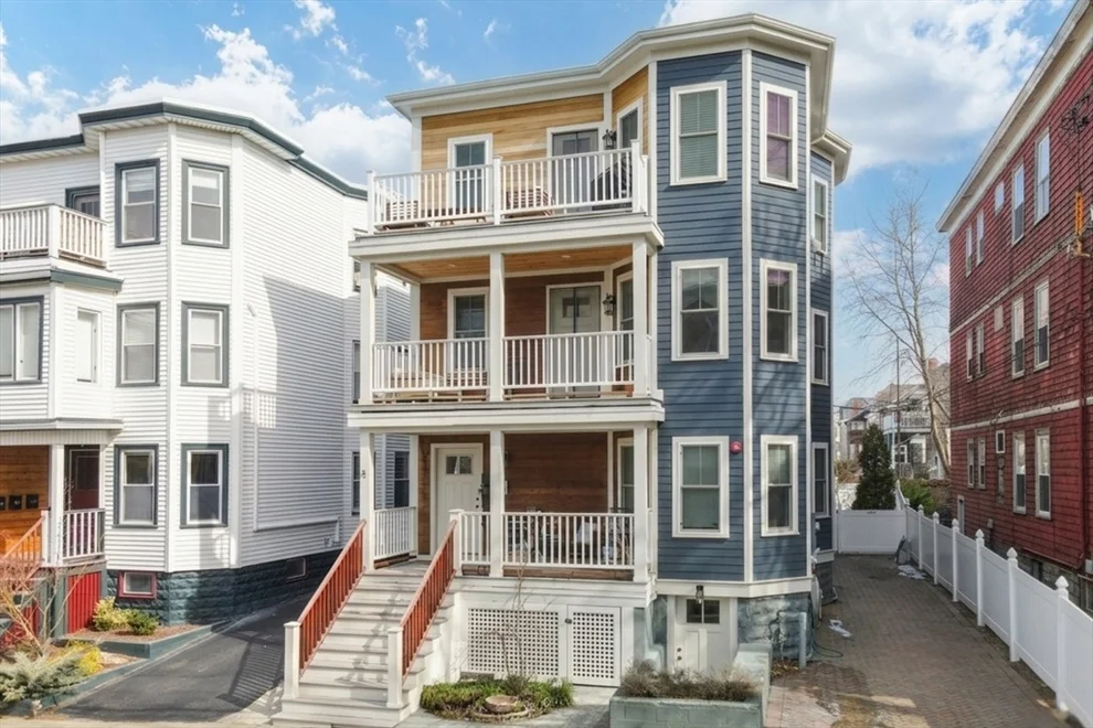 Unit for sale at 81 Conwell Ave, Somerville, MA 02144